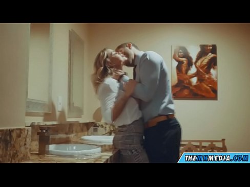 ❤️ Büyük memeli bir sarışın seni umumi tuvalette baştan çıkardığında ❤️❌ Porno pornoda tr.mass-pr.ru ❌❤